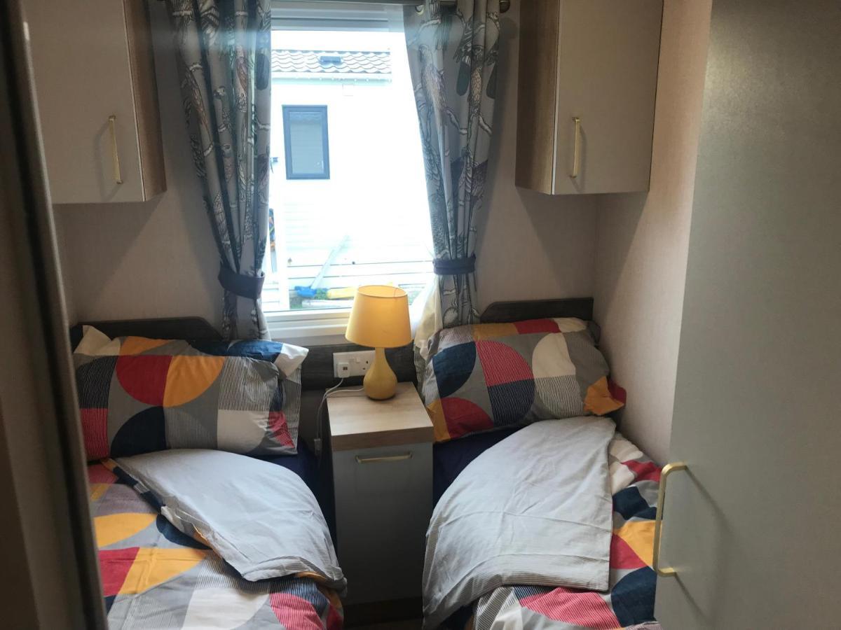 Flamingo Land Private Caravan - No 8 Cedarwood Hotel Kirby Misperton Eksteriør billede