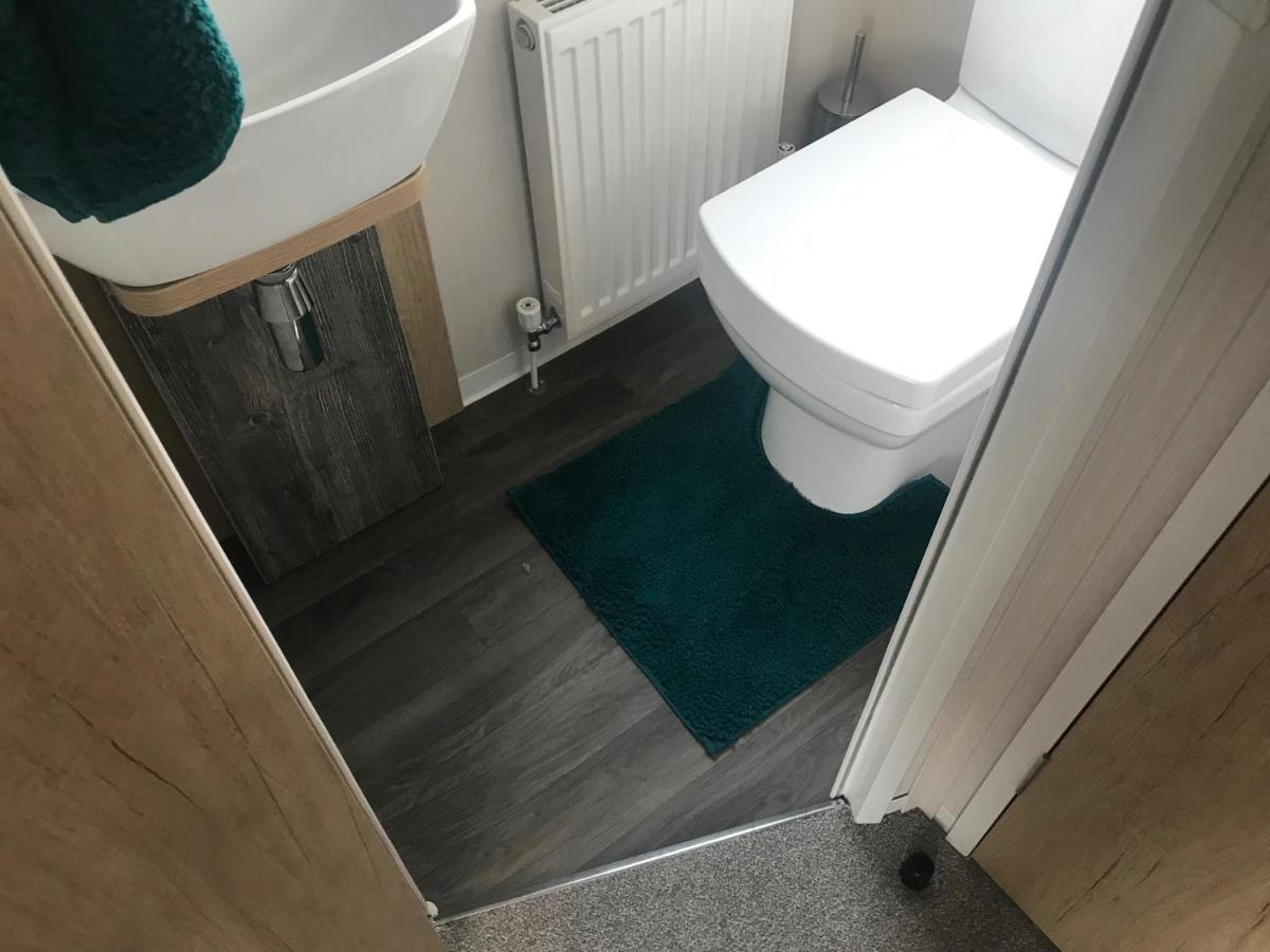 Flamingo Land Private Caravan - No 8 Cedarwood Hotel Kirby Misperton Eksteriør billede